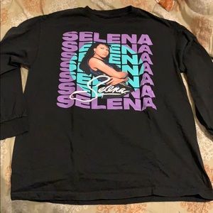 Selena Tee